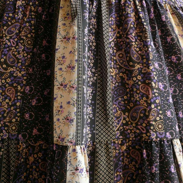 新品 9886 L−LL ティアード シフォン ワンピース パープル系 秋 レディース 共布リボン パッチワーク風柄 上品 < 女性ファッション 新品 9886 L−LL ティアード シフォン ワンピース パープル系 秋 レディース 共布リボン パッチワーク風柄 上品 < 女性ファッションの