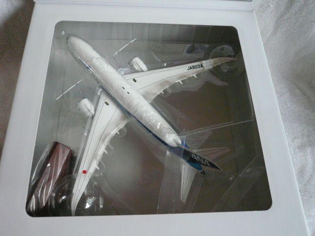 fv[uNH20042@B787-8@JA803AvC1  zr[ 