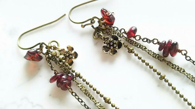 *勿忘草とガーネットのアシメピアス* 20038 < 女性アクセサリー/時計  *勿忘草とガーネットのアシメピアス* 20038 < 女性アクセサリー/時計の