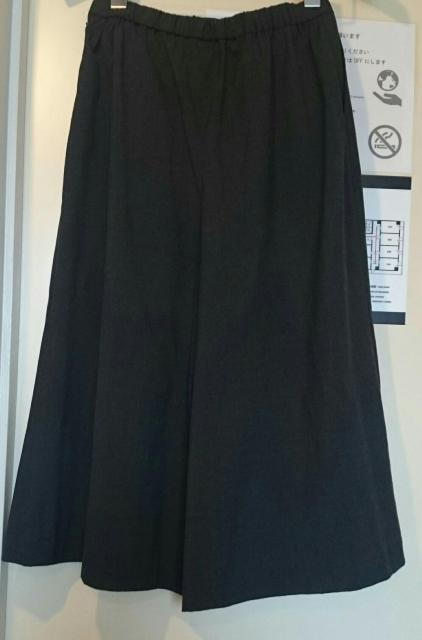 ユニクロ グレー キュロットスカート はかま風 ひざ下 < ブランド  ユニクロ グレー キュロットスカート はかま風 ひざ下 < ブランドの