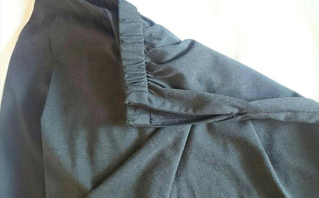 ユニクロ グレー キュロットスカート はかま風 ひざ下 < ブランド  ユニクロ グレー キュロットスカート はかま風 ひざ下 < ブランドの