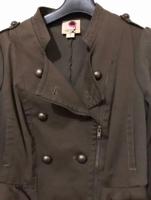 特価品薄褒められ服未使用に近いデザインジャケットカーキ色脚長効果抜群超スタイリッシュデート用 < 女性ファッション  特価品薄褒められ服未使用に近いデザインジャケットカーキ色脚長効果抜群超スタイリッシュデート用 < 女性ファッションの
