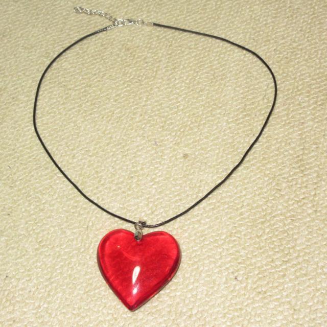 未使用☆BIGハートモチーフネックレス*チョーカー(レッド系) < 女性アクセサリー/時計 未使用☆BIGハートモチーフネックレス*チョーカー(レッド系) < 女性アクセサリー/時計の