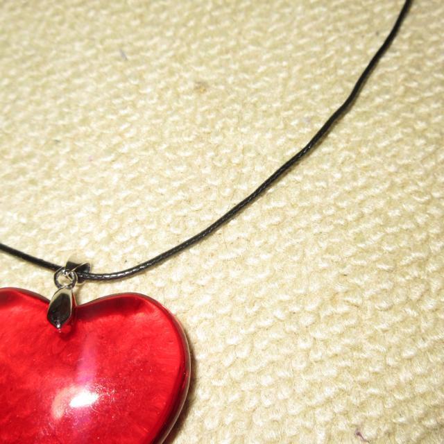 未使用☆BIGハートモチーフネックレス*チョーカー(レッド系) < 女性アクセサリー/時計 未使用☆BIGハートモチーフネックレス*チョーカー(レッド系) < 女性アクセサリー/時計の