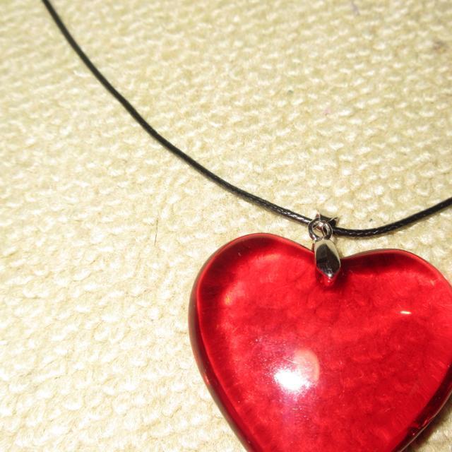 未使用☆BIGハートモチーフネックレス*チョーカー(レッド系) < 女性アクセサリー/時計 未使用☆BIGハートモチーフネックレス*チョーカー(レッド系) < 女性アクセサリー/時計の