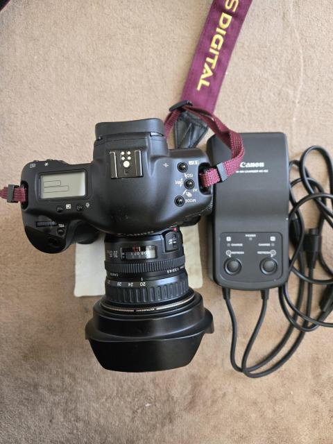 CanonEOS 1D�@Mark2�t���Z�b�g �� �Ɠd/AV�� 