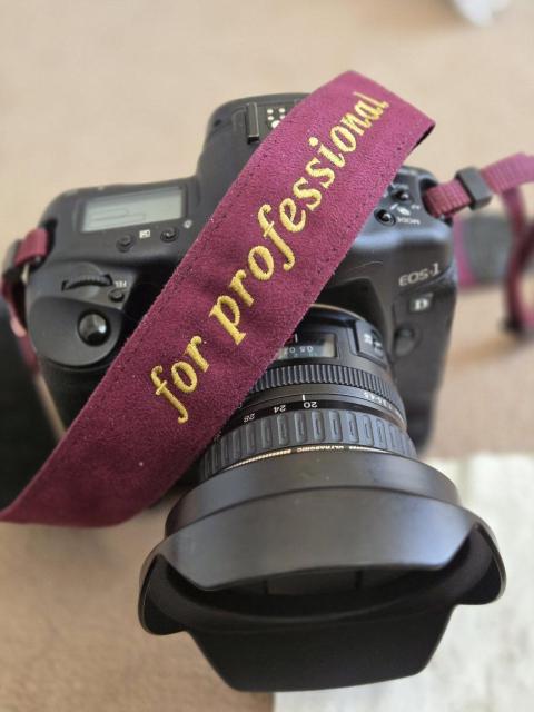 CanonEOS 1D�@Mark2�t���Z�b�g �� �Ɠd/AV�� 