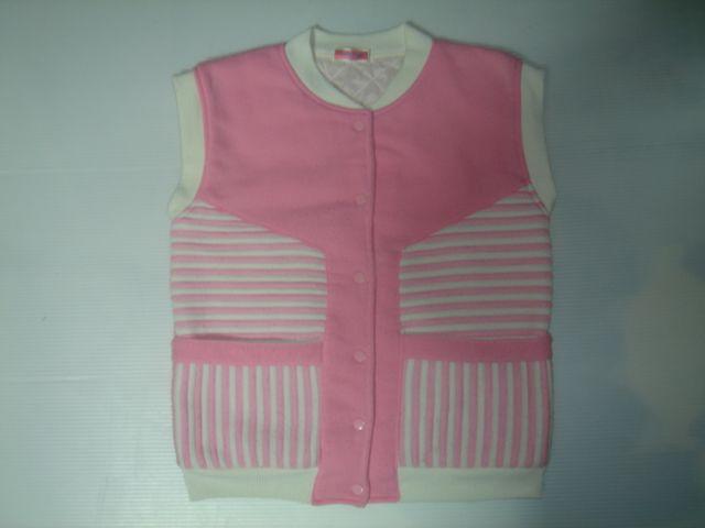 Cataniyaベスト子供服キッズウェア中綿前開きスナップボタン切替 < キッズ/ベビー  Cataniyaベスト子供服キッズウェア中綿前開きスナップボタン切替  < キッズ/ベビーの