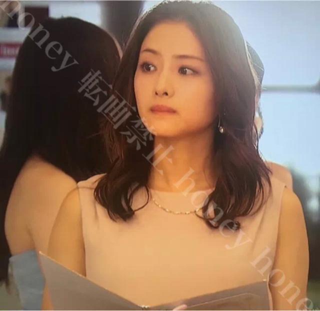 送料無料●石原さとみ●ドラマ着用●定価4,860円【新品】パールイヤリング < ブランド 送料無料●石原さとみ●ドラマ着用●定価4,860円【新品】パールイヤリング < ブランドの