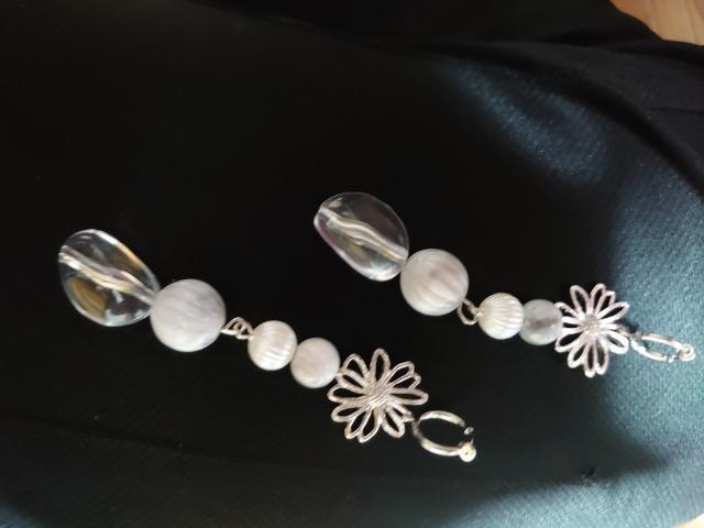 ハンドメイド★イヤリング。ノンホールシルバー。花 < 女性ファッション  ハンドメイド★イヤリング。ノンホールシルバー。花 < 女性ファッションの