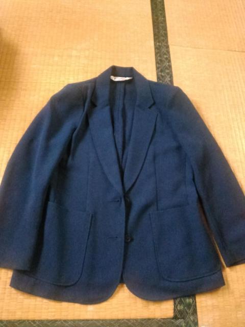 中古品 夏用ジャケット 濃紺  肩パット付 < 女性ファッション  中古品 夏用ジャケット 濃紺  肩パット付  < 女性ファッションの