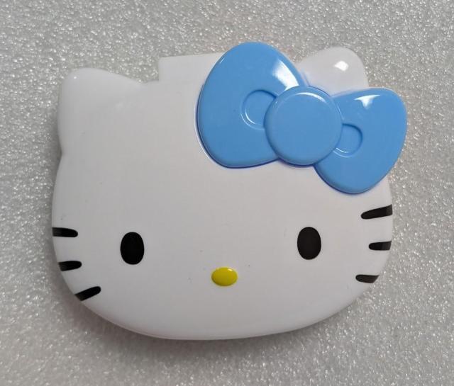 キティ★おくすりケース★水色リボン★4つの仕切りと個別に蓋付き★アクセサリー入れにもできます♪ < おもちゃ キティ★おくすりケース★水色リボン★4つの仕切りと個別に蓋付き★アクセサリー入れにもできます♪ < おもちゃの