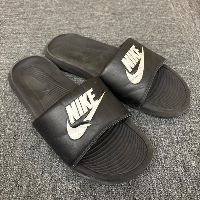 ���� NIKE �i�C�L �V�����[ �T���_�� CN9675-002 27cm �� �u�����h�� 