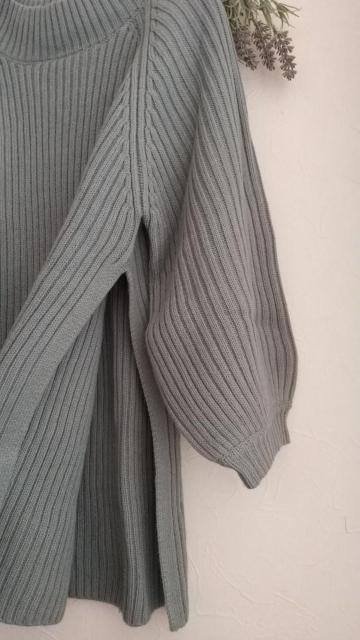 titivata*新品**ボリュームスリーブ スリットリブニット < ブランド  titivata*新品**ボリュームスリーブ スリットリブニット < ブランドの