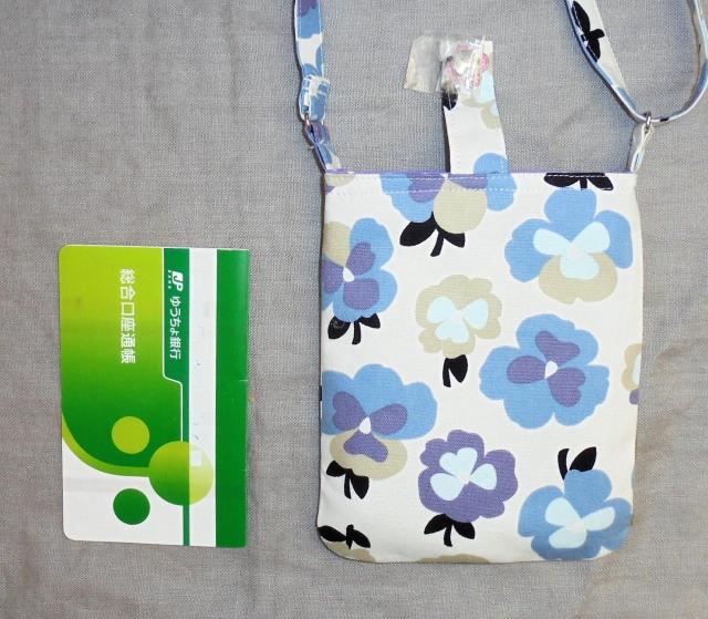 ◆ポケットなしシンプル◆北欧◆ブルー系パンジー花×白地◆スマホポシェット ショルダー ポーチ < 女性ファッション ◆ポケットなしシンプル◆北欧◆ブルー系パンジー花×白地◆スマホポシェット ショルダー ポーチ < 女性ファッションの