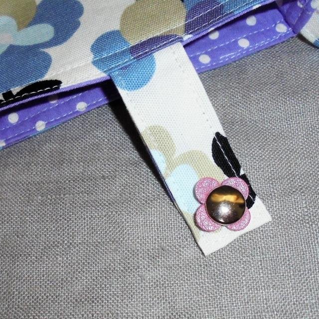 ◆ポケットなしシンプル◆北欧◆ブルー系パンジー花×白地◆スマホポシェット ショルダー ポーチ < 女性ファッション ◆ポケットなしシンプル◆北欧◆ブルー系パンジー花×白地◆スマホポシェット ショルダー ポーチ < 女性ファッションの