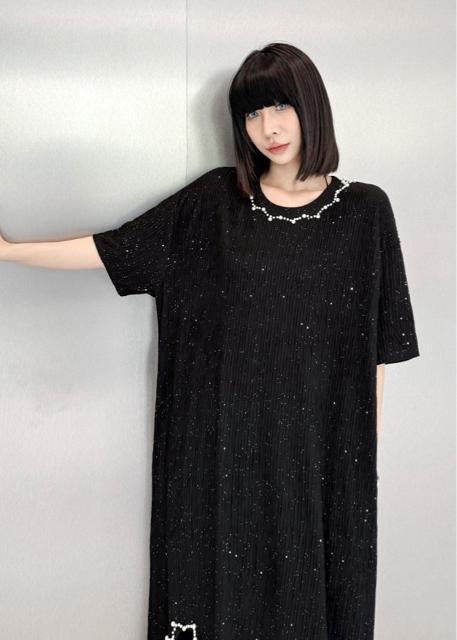 パール付き ロング丈 キラキララメ入り ワンピース 縦模様 ブラック 大きいサイズ < 女性ファッション  パール付き ロング丈 キラキララメ入り ワンピース 縦模様 ブラック 大きいサイズ < 女性ファッションの