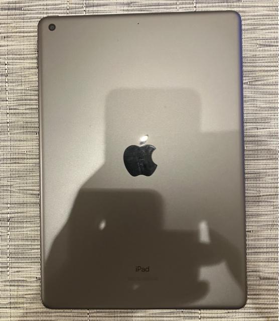 �y���i ���ÁziPad ��7���� 128GB �O���[ 10.2�C���` �ی�t�B�����t���i�ďo�i���܂���j �� PC�{��/���Ӌ@��� 