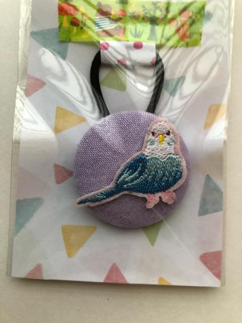 ハンドメイド ヘアゴム 特大 くるみボタン かわいいインコちゃん♪ < 女性ファッション  ハンドメイド ヘアゴム 特大 くるみボタン かわいいインコちゃん♪ < 女性ファッションの