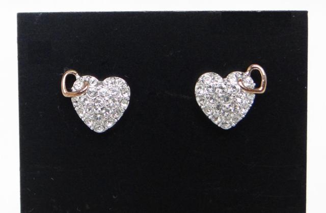 SWAROVSKI スワロフスキー ハート ラインストーン ネックレス&ピアスセット シルバー<USED>【送料無料】 < 女性アクセサリー/時計 SWAROVSKI スワロフスキー ハート ラインストーン ネックレス&ピアスセット シルバー<USED>【送料無料】 < 女性アクセサリー/時計の