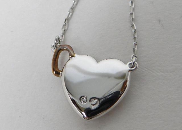 SWAROVSKI スワロフスキー ハート ラインストーン ネックレス&ピアスセット シルバー<USED>【送料無料】 < 女性アクセサリー/時計 SWAROVSKI スワロフスキー ハート ラインストーン ネックレス&ピアスセット シルバー<USED>【送料無料】 < 女性アクセサリー/時計の