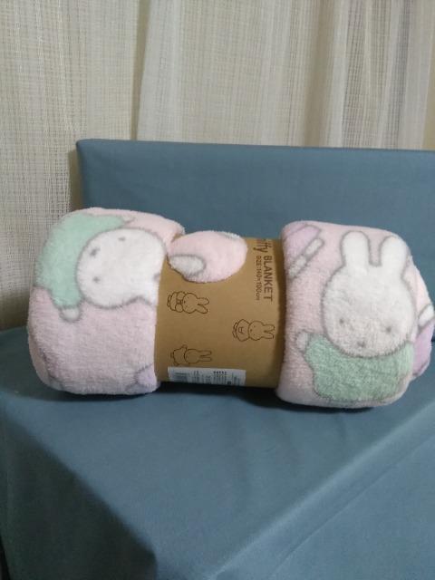 ミッフィーサンゴマイヤー毛布 A柄ピンク < アニメ/コミック/キャラクター ミッフィーサンゴマイヤー毛布 A柄ピンク < アニメ/コミック/キャラクターの