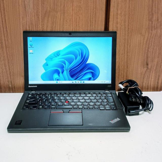 Lenovo ThinkPad Corei5 8GB ViSSD256GB WebJ Windows11 m[gp\R  PC{/Ӌ@ 