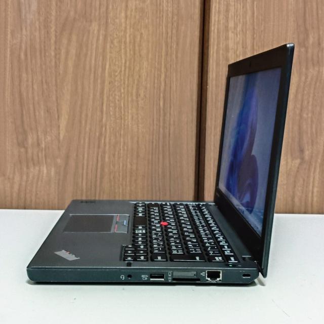 Lenovo ThinkPad Corei5 8GB ViSSD256GB WebJ Windows11 m[gp\R  PC{/Ӌ@ 