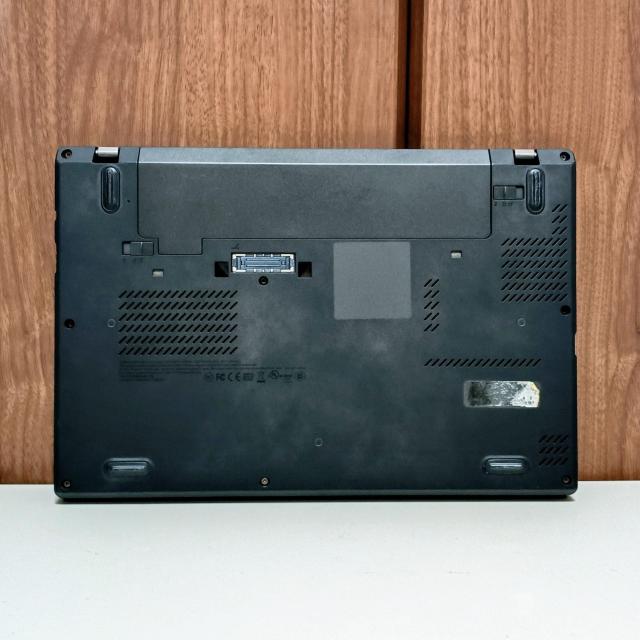 Lenovo ThinkPad Corei5 8GB ViSSD256GB WebJ Windows11 m[gp\R  PC{/Ӌ@ 