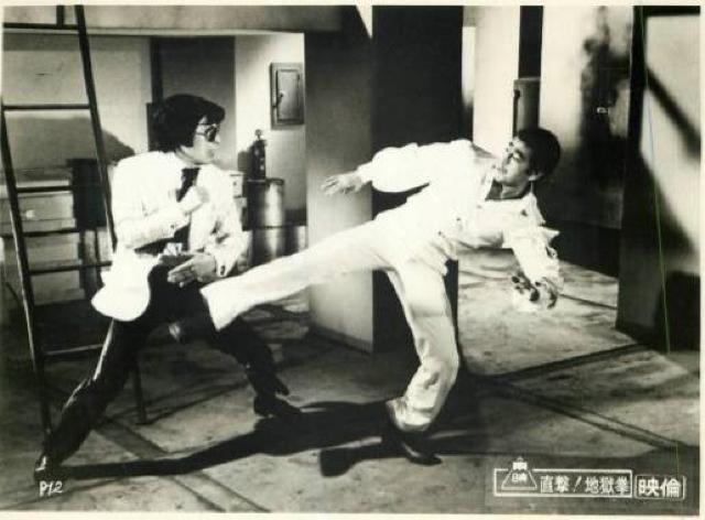 �������n���� ��t�]��  ��t�^��@�u����x�q �� CD/DVD/�r�f�I�� 