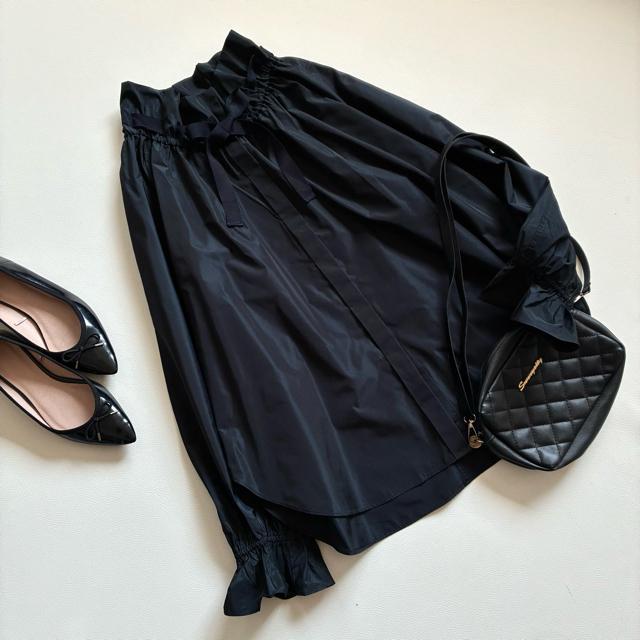 ◆極美品◆2万◆ブルーフロンセ◆フリル襟ボリュームスリーブブラウス◆ネイビー◆M < 女性ファッション ◆極美品◆2万◆ブルーフロンセ◆フリル襟ボリュームスリーブブラウス◆ネイビー◆M < 女性ファッションの