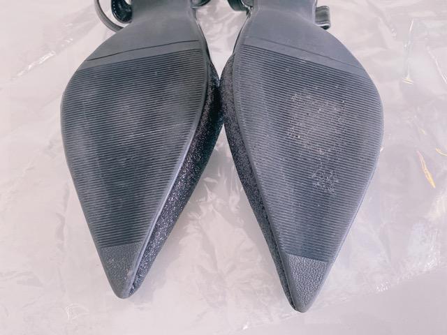 EMODABLACKエモダブラックラメグリッターアンクルストラップポインテッドトゥパンプスサンダル黒靴 < ブランド  EMODABLACKエモダブラックラメグリッターアンクルストラップポインテッドトゥパンプスサンダル黒靴 < ブランドの