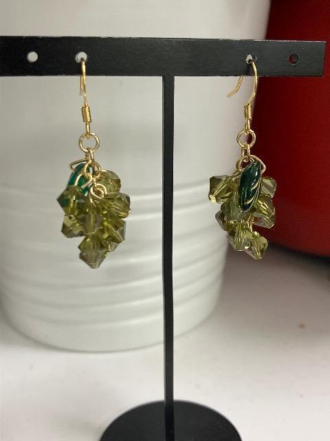 ハンドメイド ぶどう ピアス < 女性ファッション  ハンドメイド ぶどう ピアス  < 女性ファッションの