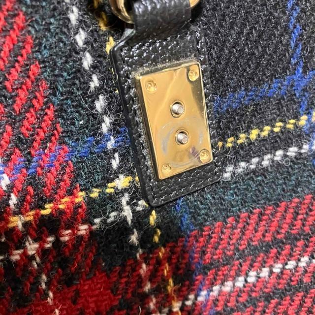 y1~X^[gzySamantha Thavasaz T}T}C nXcC[hRNV