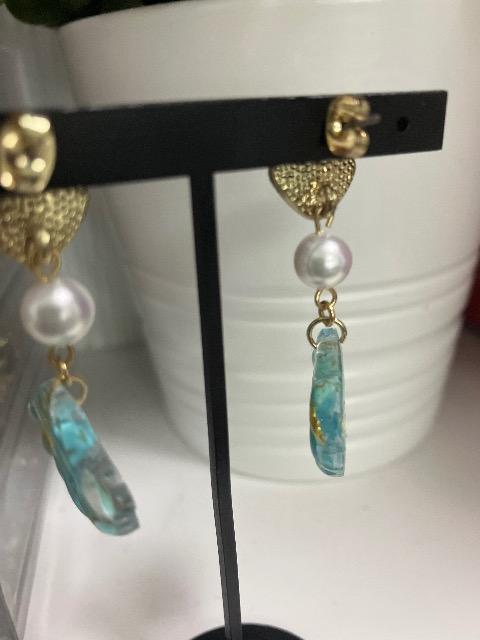 ピアスのみ ハンドメイド レジンシェル ピアス < 女性ファッション  ピアスのみ ハンドメイド レジンシェル ピアス < 女性ファッションの