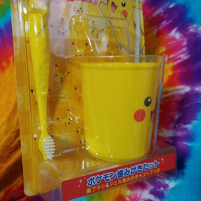 激カワッ(*´艸`)ポケモン□ピカチュウ□歯ブラシ&コップセット < キッズ/ベビー 激カワッ(*´艸`)ポケモン□ピカチュウ□歯ブラシ&コップセット < キッズ/ベビーの