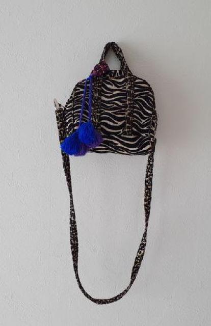 ゼブラ柄 2way タッセル ショルダーバッグ ハンドバッグ ポーチ < 女性ファッション  ゼブラ柄 2way タッセル ショルダーバッグ ハンドバッグ ポーチ < 女性ファッションの