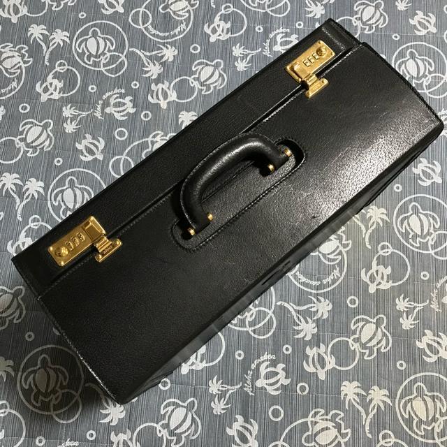 スーパーレア オールドグッチ パイロットケース トランク ブラックレザー < ブランド スーパーレア オールドグッチ パイロットケース トランク ブラックレザー < ブランドの