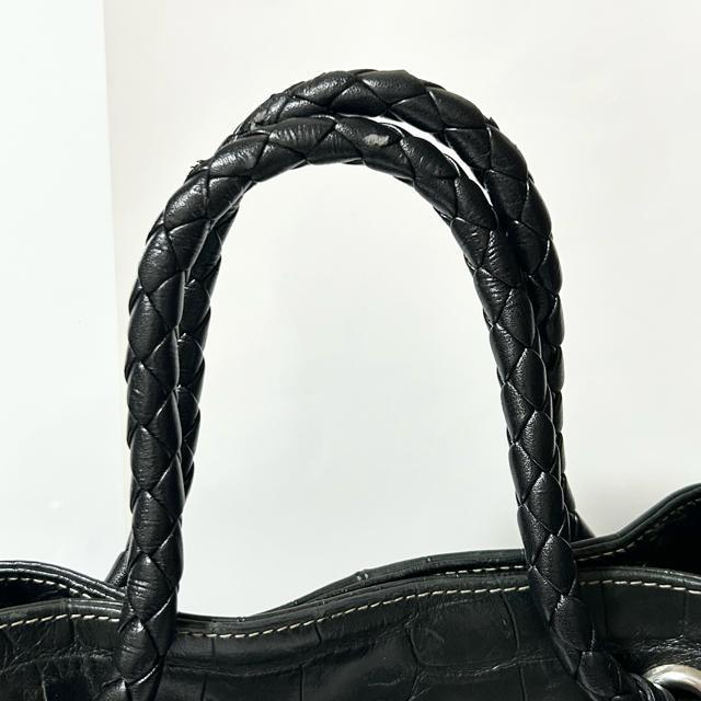 FURLA フルラ チャーム付き クロコ型押し レザー トート バッグ ブラック レディース < ブランド FURLA フルラ チャーム付き クロコ型押し レザー トート バッグ ブラック レディース < ブランドの