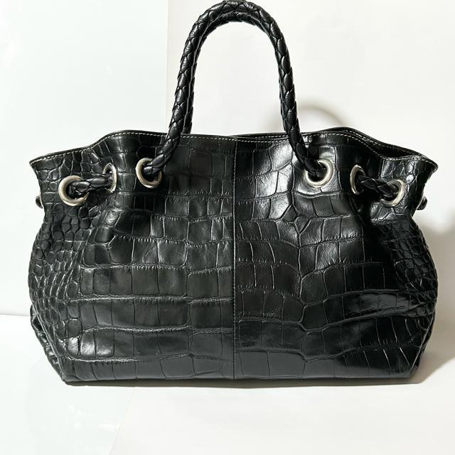 FURLA フルラ チャーム付き クロコ型押し レザー トート バッグ ブラック レディース < ブランド FURLA フルラ チャーム付き クロコ型押し レザー トート バッグ ブラック レディース < ブランドの