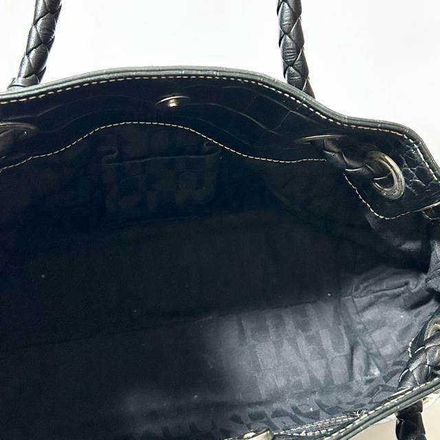 FURLA フルラ チャーム付き クロコ型押し レザー トート バッグ ブラック レディース < ブランド FURLA フルラ チャーム付き クロコ型押し レザー トート バッグ ブラック レディース < ブランドの