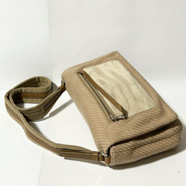 PRADA プラダ ウール ハラコ ショルダーバッグ ベージュ ブラウン シルバー金具 フラップ 肩掛け < ブランド PRADA プラダ ウール ハラコ ショルダーバッグ ベージュ ブラウン シルバー金具 フラップ 肩掛け < ブランドの