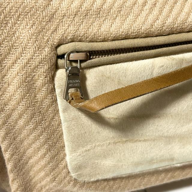 PRADA プラダ ウール ハラコ ショルダーバッグ ベージュ ブラウン シルバー金具 フラップ 肩掛け < ブランド PRADA プラダ ウール ハラコ ショルダーバッグ ベージュ ブラウン シルバー金具 フラップ 肩掛け < ブランドの