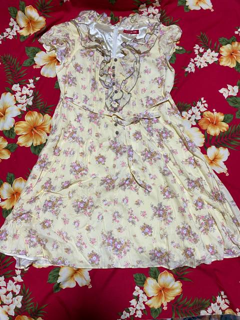 アプワイザーリッシェ☆ふわかわ☆淡いイエローの花柄ワンピース < ブランド  アプワイザーリッシェ☆ふわかわ☆淡いイエローの花柄ワンピース  < ブランドの