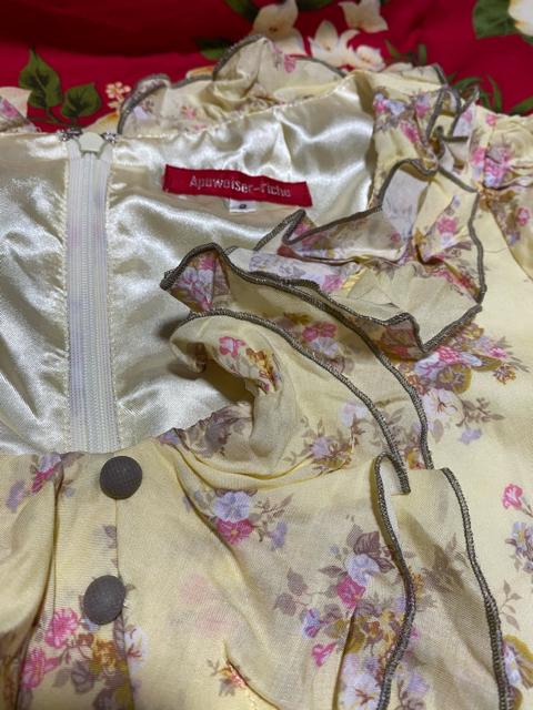 アプワイザーリッシェ☆ふわかわ☆淡いイエローの花柄ワンピース < ブランド  アプワイザーリッシェ☆ふわかわ☆淡いイエローの花柄ワンピース < ブランドの