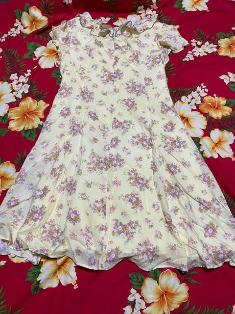 アプワイザーリッシェ☆ふわかわ☆淡いイエローの花柄ワンピース < ブランド  アプワイザーリッシェ☆ふわかわ☆淡いイエローの花柄ワンピース < ブランドの