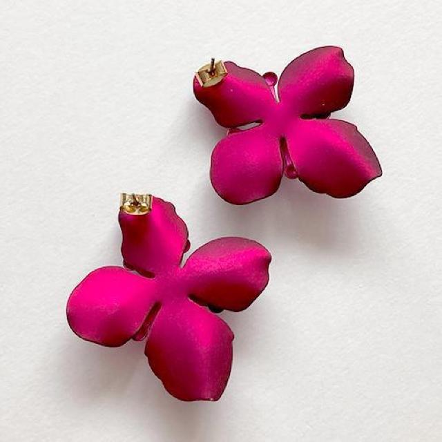 H&M 安室奈美恵●限定コラボ●メタルフラワーピアス●ピンク●大振りピアス < 女性アクセサリー/時計 H&M 安室奈美恵●限定コラボ●メタルフラワーピアス●ピンク●大振りピアス < 女性アクセサリー/時計の