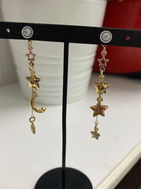 ハンドメイド 月と星のチャームを使ったピアス < 女性ファッション  ハンドメイド 月と星のチャームを使ったピアス < 女性ファッションの