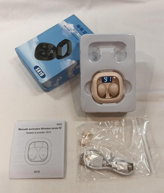 送料無料 SK19 目立たない 周囲にバレない ミニ イヤホン ベージュ 肌色 ノイズリダクション付き ヘッドセット ワイヤレス < 家電/AV 送料無料 SK19 目立たない 周囲にバレない ミニ イヤホン ベージュ 肌色 ノイズリダクション付き ヘッドセット ワイヤレス < 家電/AVの