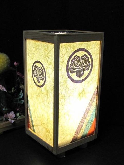 粗目和紙の温もりを/家紋の止まり木=「丸に蔦」/至福の灯火/LED・檜枠造・フイルム加工・軽量/ < 家電/AV  粗目和紙の温もりを/家紋の止まり木=「丸に蔦」/至福の灯火/LED・檜枠造・フイルム加工・軽量/ < 家電/AVの